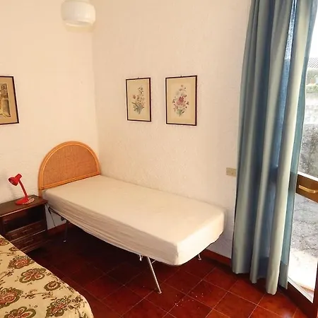 N119 - Numana, Singola Quadrilocale Con Giardino *